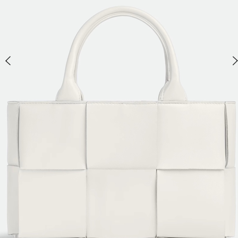 Bottega Veneta Médium Intrecciato Arco Tote